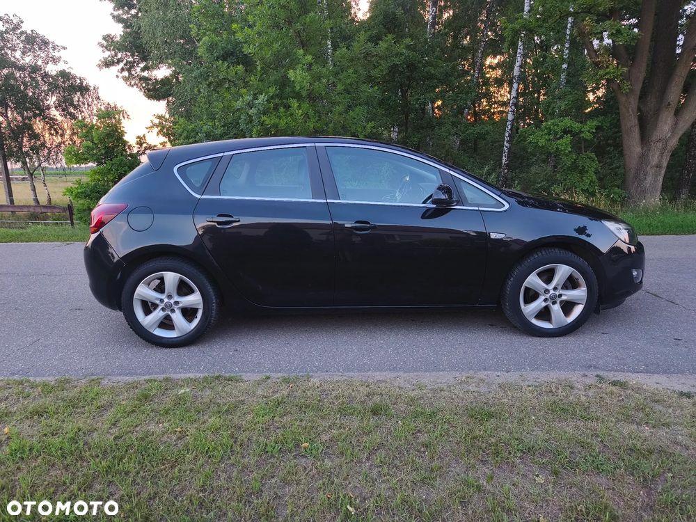 Opel Astra 1.4 T Cosmo - 4