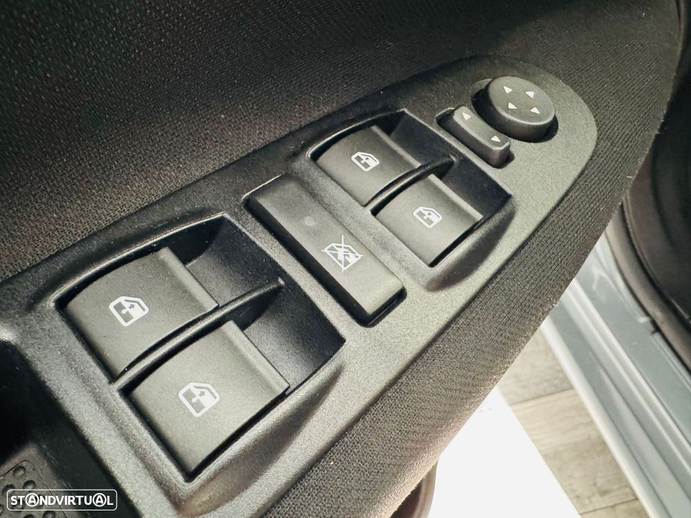 Fiat Punto 1.2 Lounge S&S - 16