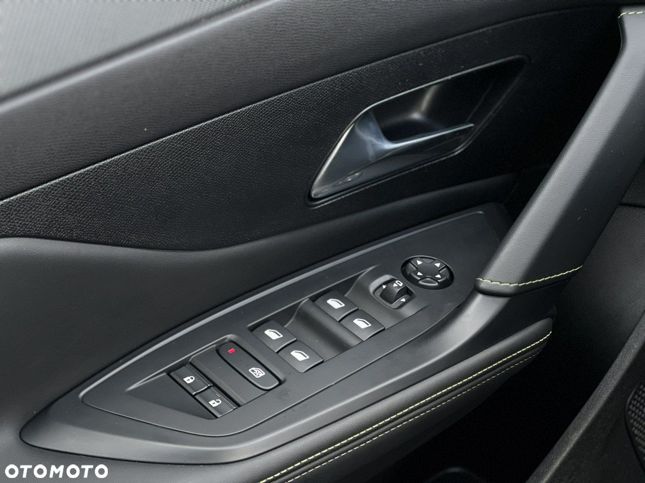Peugeot 308 1.2 PureTech GT S&S EAT8 - 33