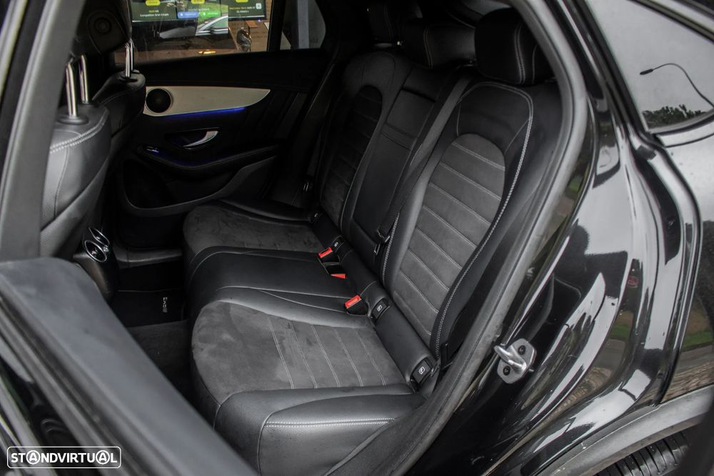 Mercedes-Benz GLC 300 e 4Matic 9G-TRONIC AMG Line - 29