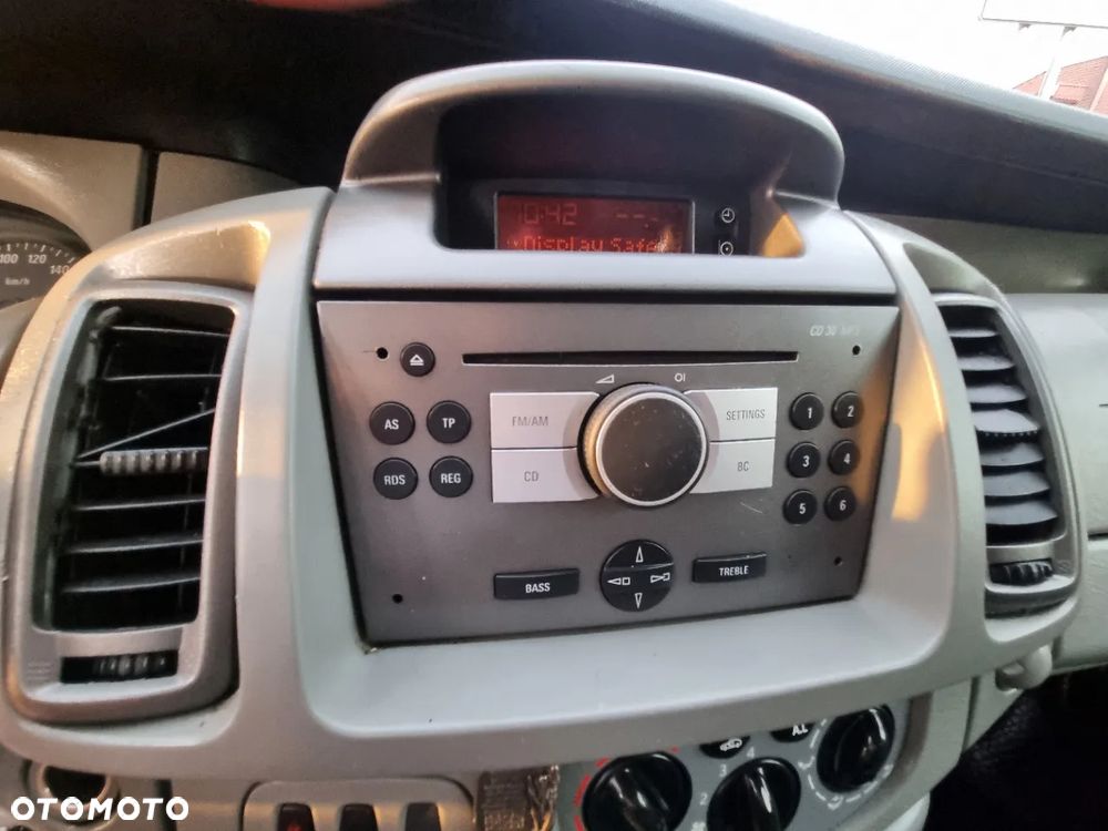 Opel Vivaro L2H1 2.9t - 18