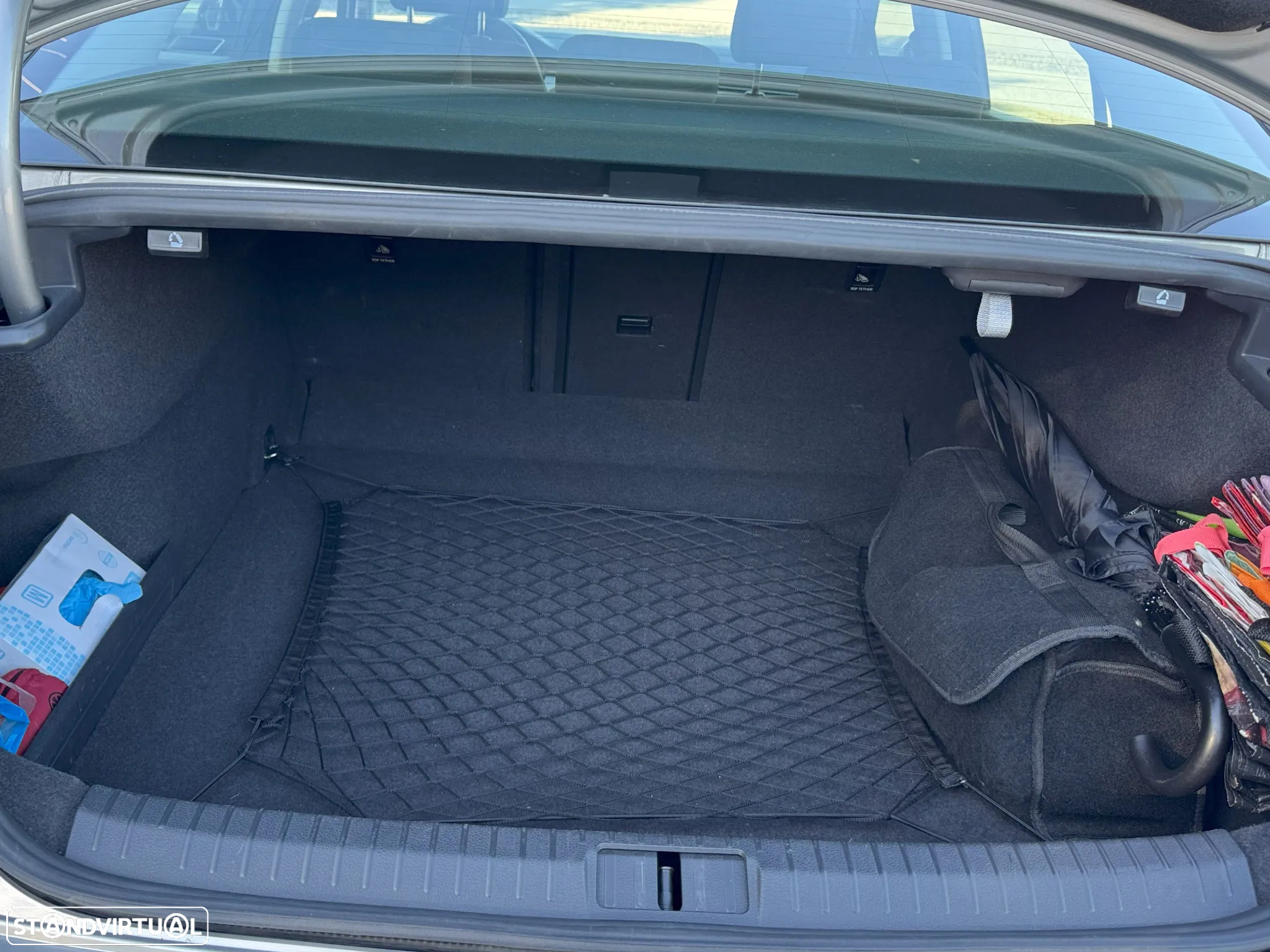 VW Passat 2.0 TDI Confortline - 9