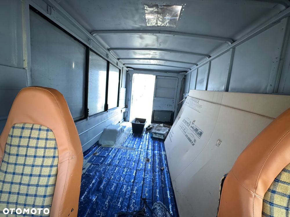 Ford ECONOLINE 300 V8 - 14