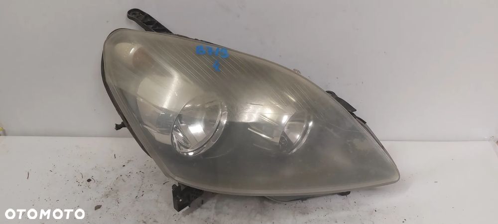 .  PRZOD PRZEDNIA LAMPA PRAWA OPEL ZAFIRA B - 1