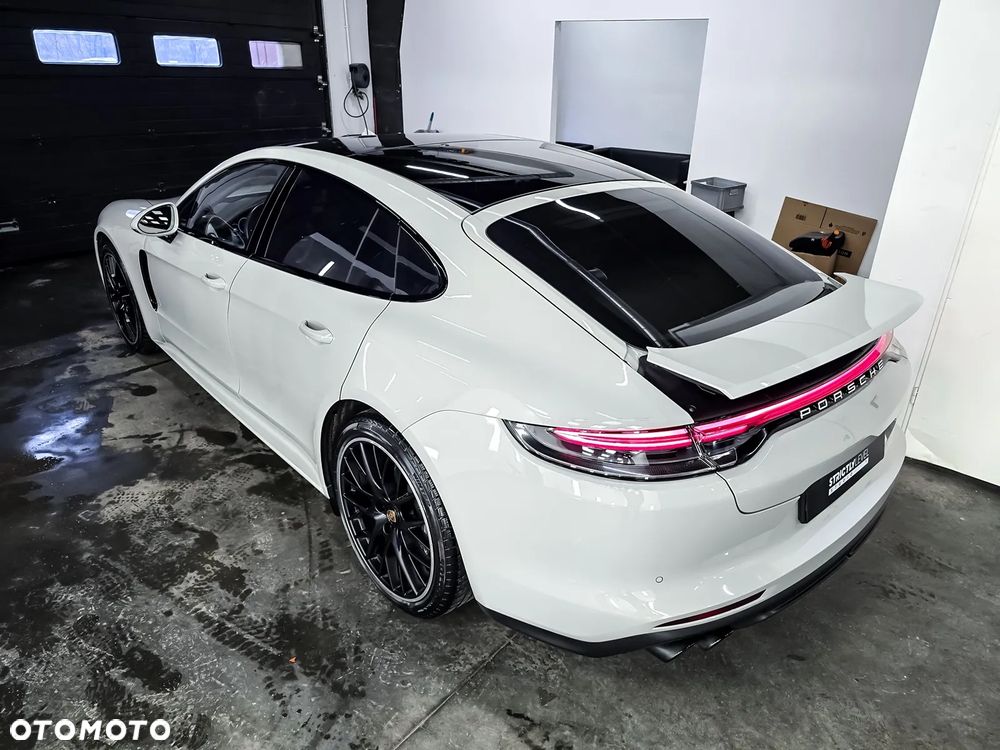 Porsche Panamera 4 - 10