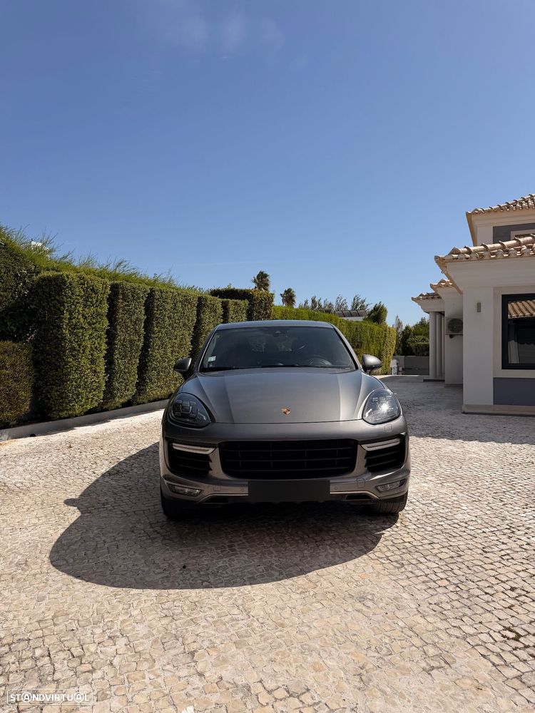 Porsche Cayenne Turbo - 11
