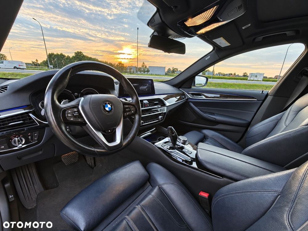 BMW Seria 5 530i GPF xDrive Sport Line sport - 15