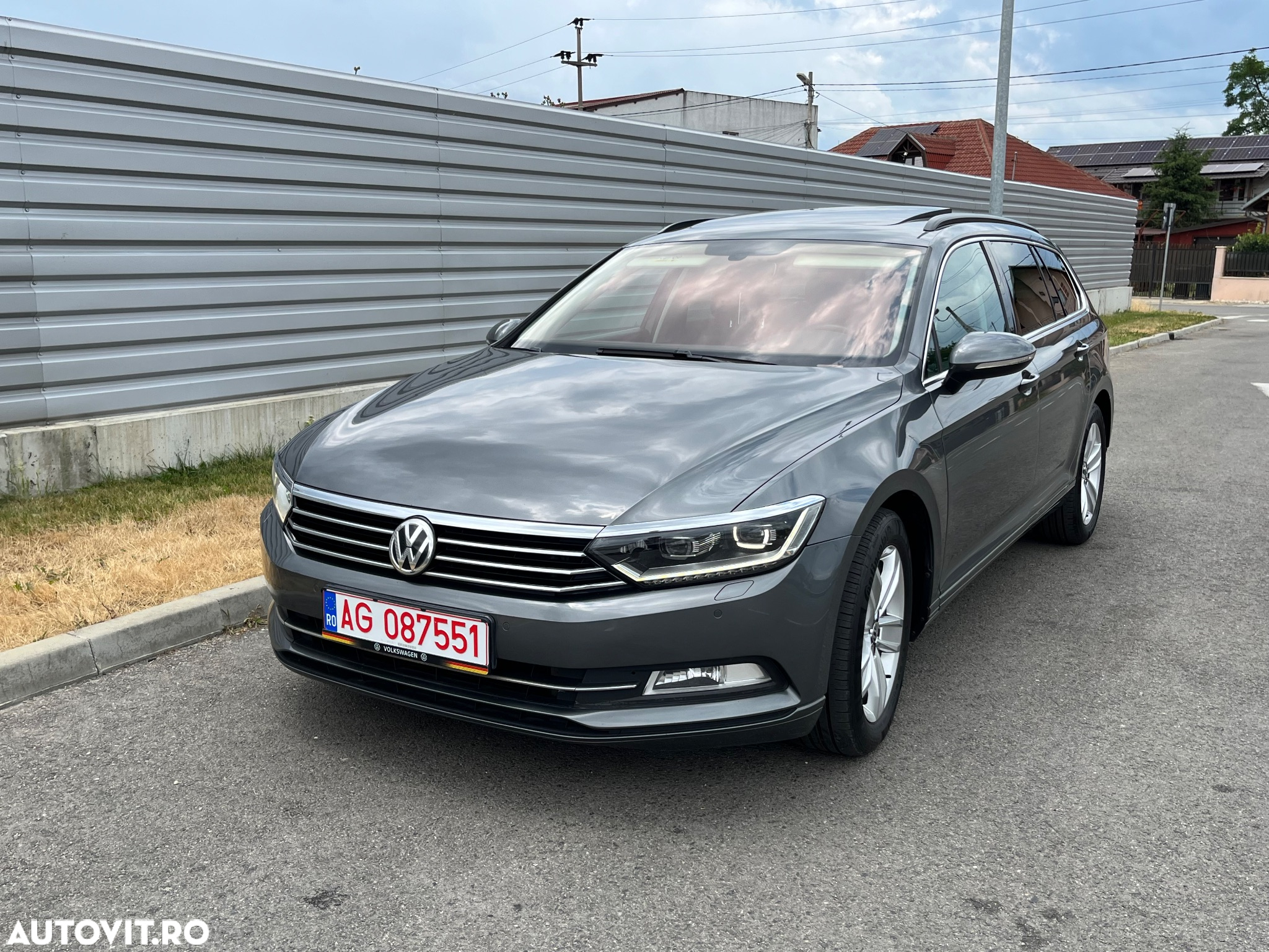 Volkswagen Passat - 13