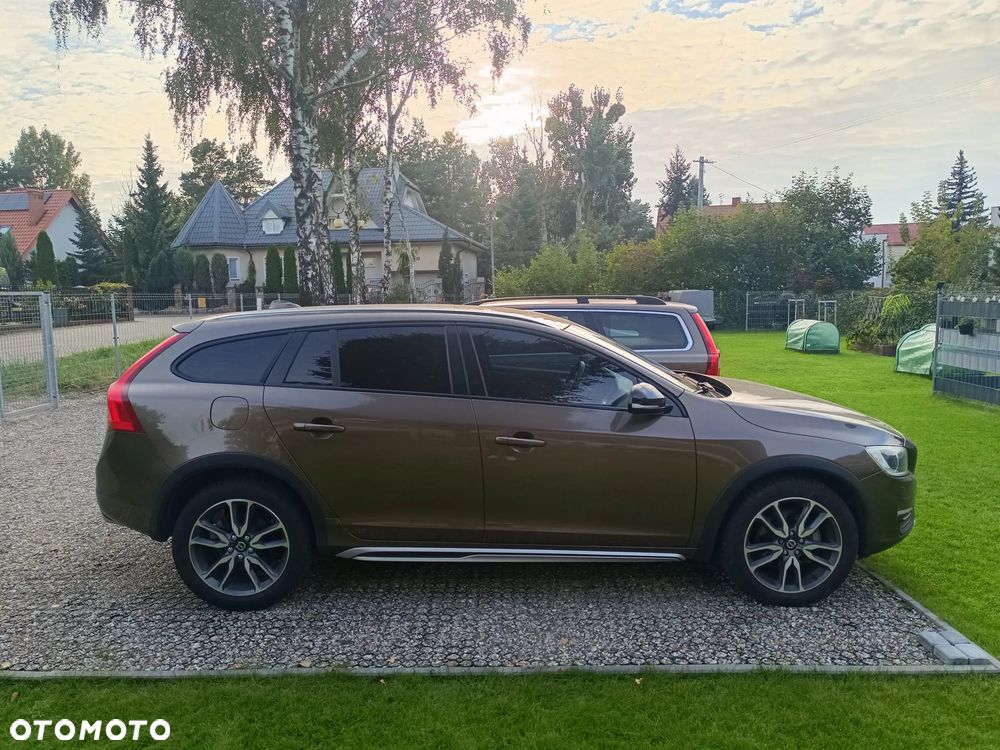 Volvo V60 Cross Country T5 AWD Summum - 9
