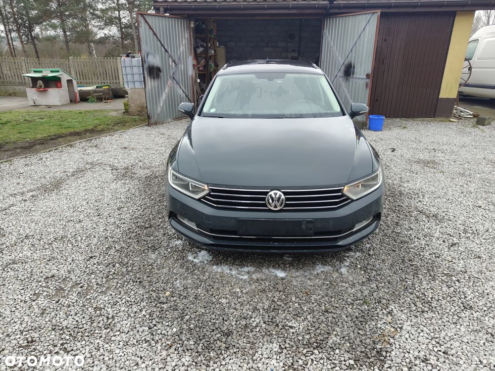 Volkswagen Passat - 25