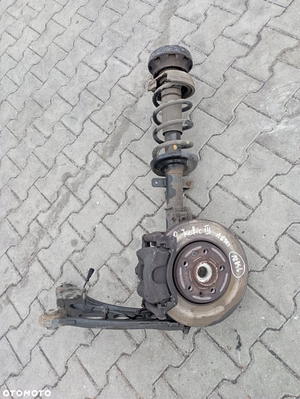 TRAFIC III 1.6 DCI ZWROTNICA LEWA ZAWIESZENIE - 1