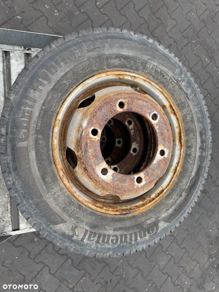 Komplet 4 kół, felga, opony Continental 215/75 R17,5 - 1