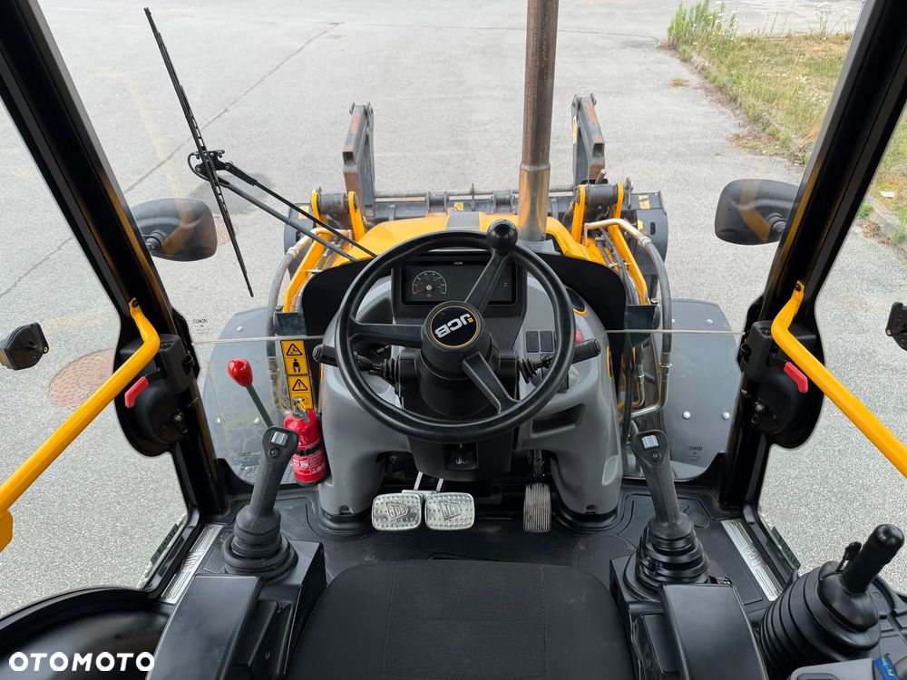 JCB 3CX PLUS AEC 1400Mth Salon PL - 9