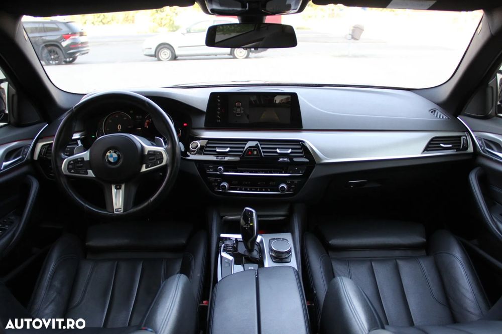 BMW Seria 5 520d xDrive AT - 28