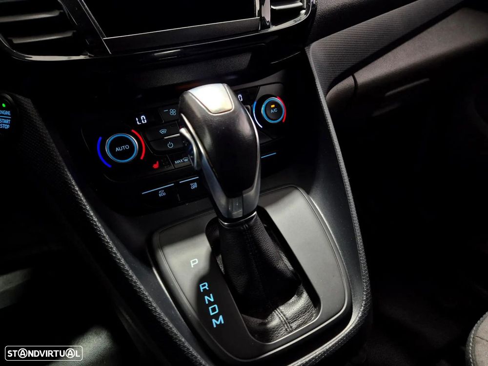 Ford Transit Connect Outro - 33