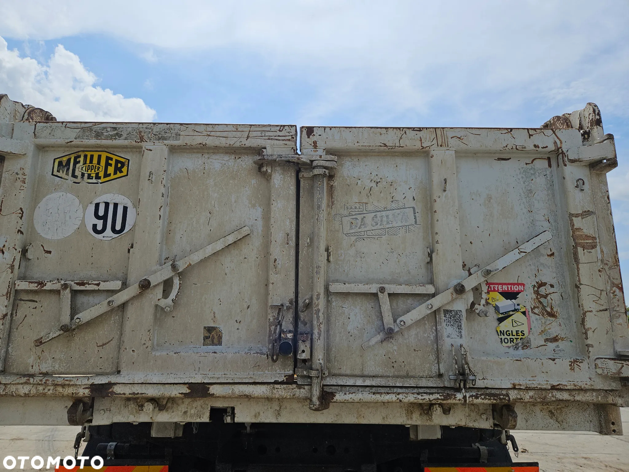 Iveco 440 - 14