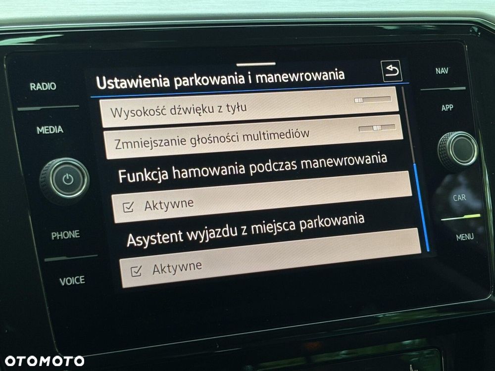 Volkswagen Passat Variant 2.0 TDI SCR Elegance DSG - 28