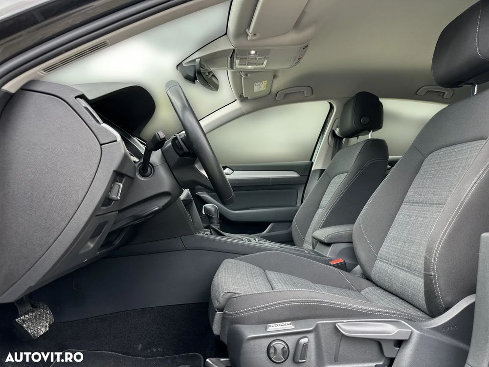 Volkswagen Passat - 25