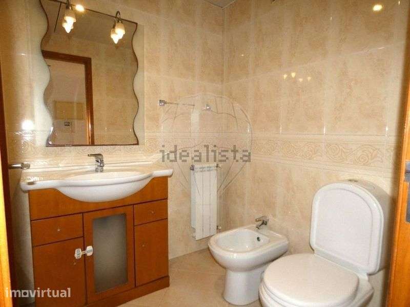 Aluga-se apartamento - Santa Marta do Pinhal - Grande imagem: 5/10