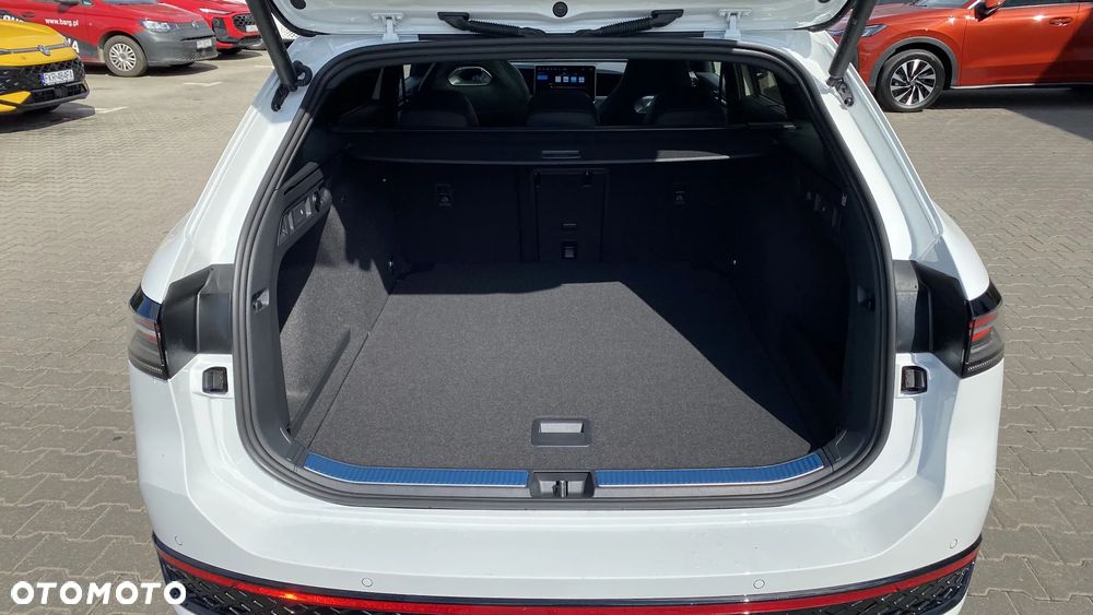 Volkswagen Passat Variant 2.0 TDI SCR 4Mot R-Line Plus DSG - 25