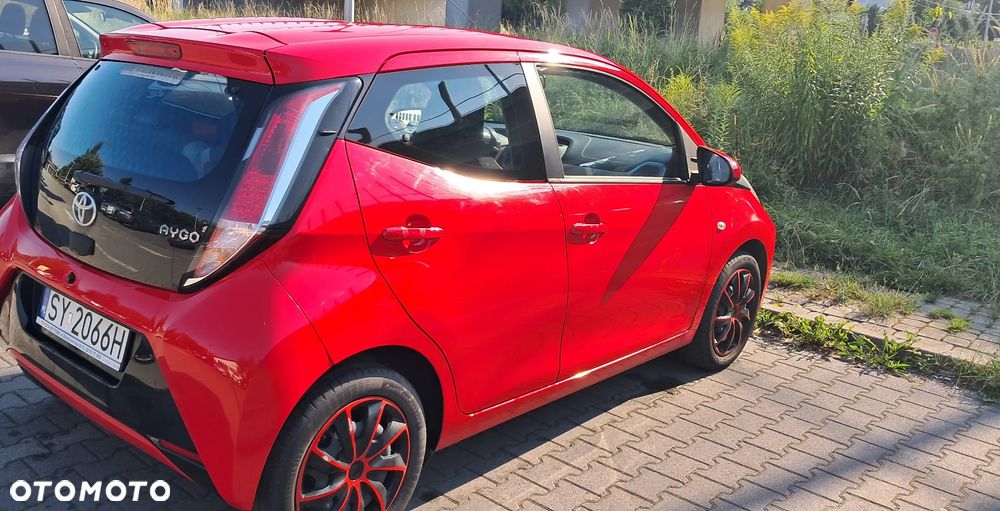 Toyota Aygo x-play - 1
