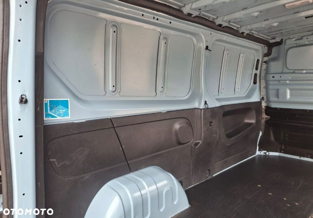 Renault Trafic - 25