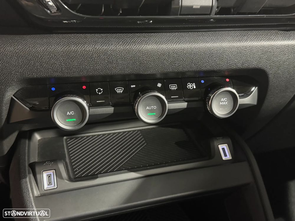 Citroën C4 X 1.2 PureTech Plus EAT8 - 31