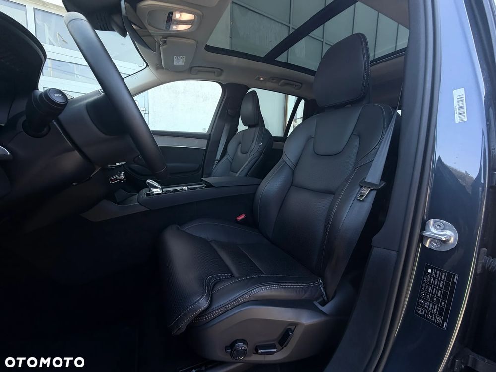 Volvo XC 90 T8 AWD Plug-In Hybrid Plus Bright 7os - 26
