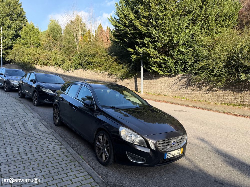 Volvo V60 2.0 D3 Summum - 3