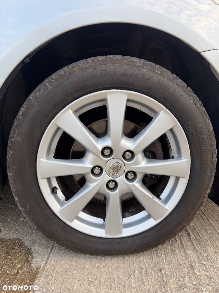 Toyota Avensis - 26