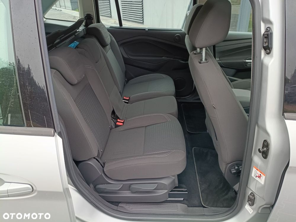 Ford Grand C-MAX - 10