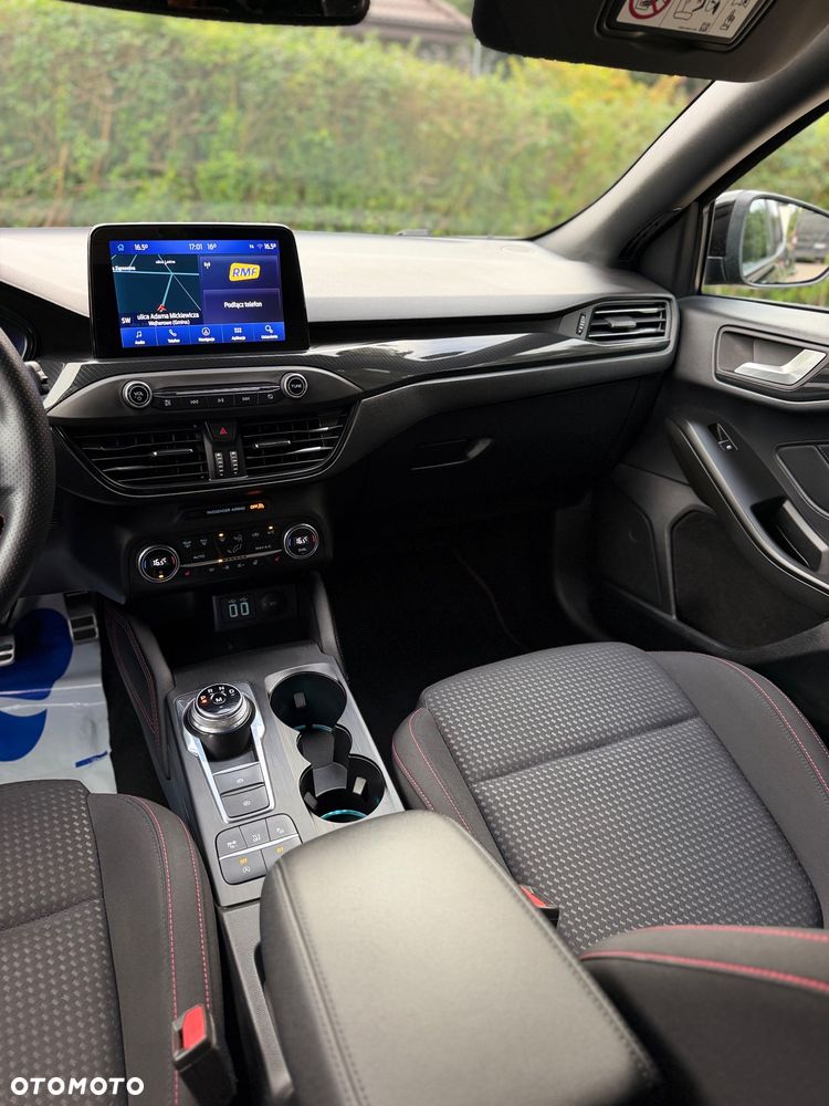 Ford Focus 1.5 EcoBlue Start-Stopp-System ST-LINE X - 29