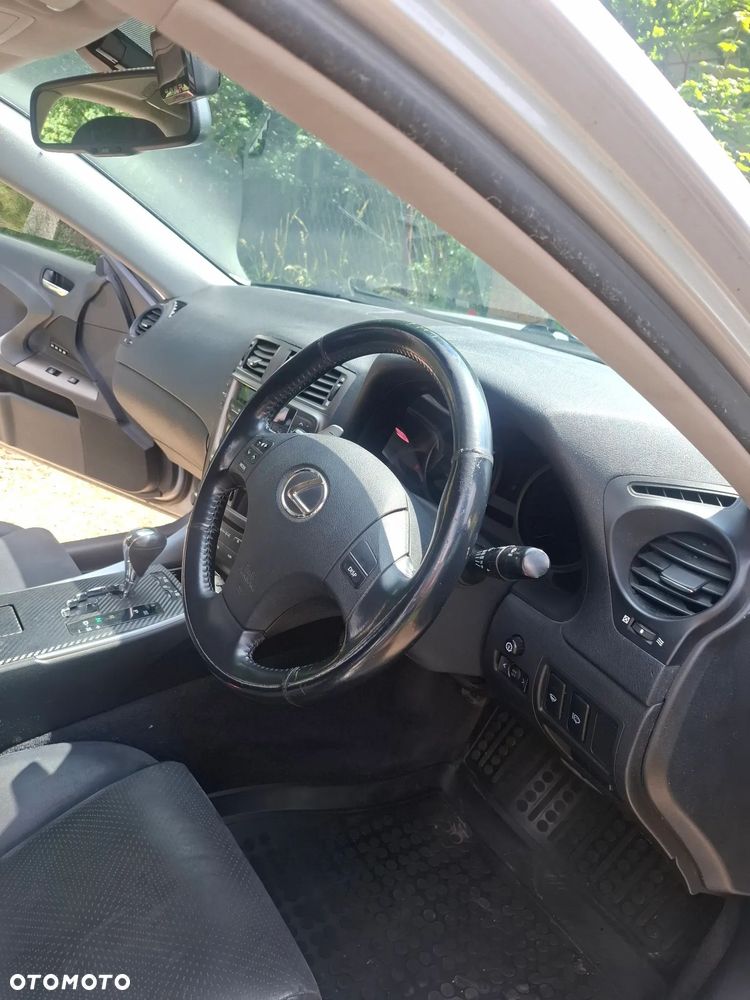 Lexus IS 250 Sport - 25