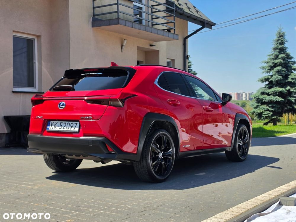Lexus UX - 3