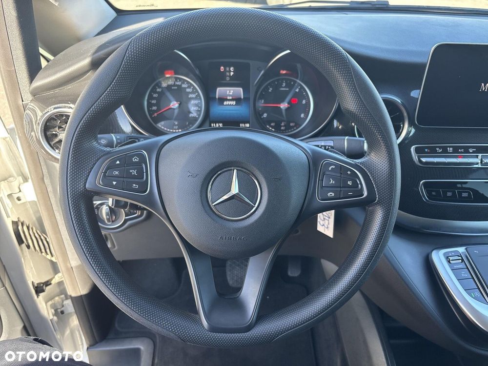 Mercedes-Benz Klasa V - 10