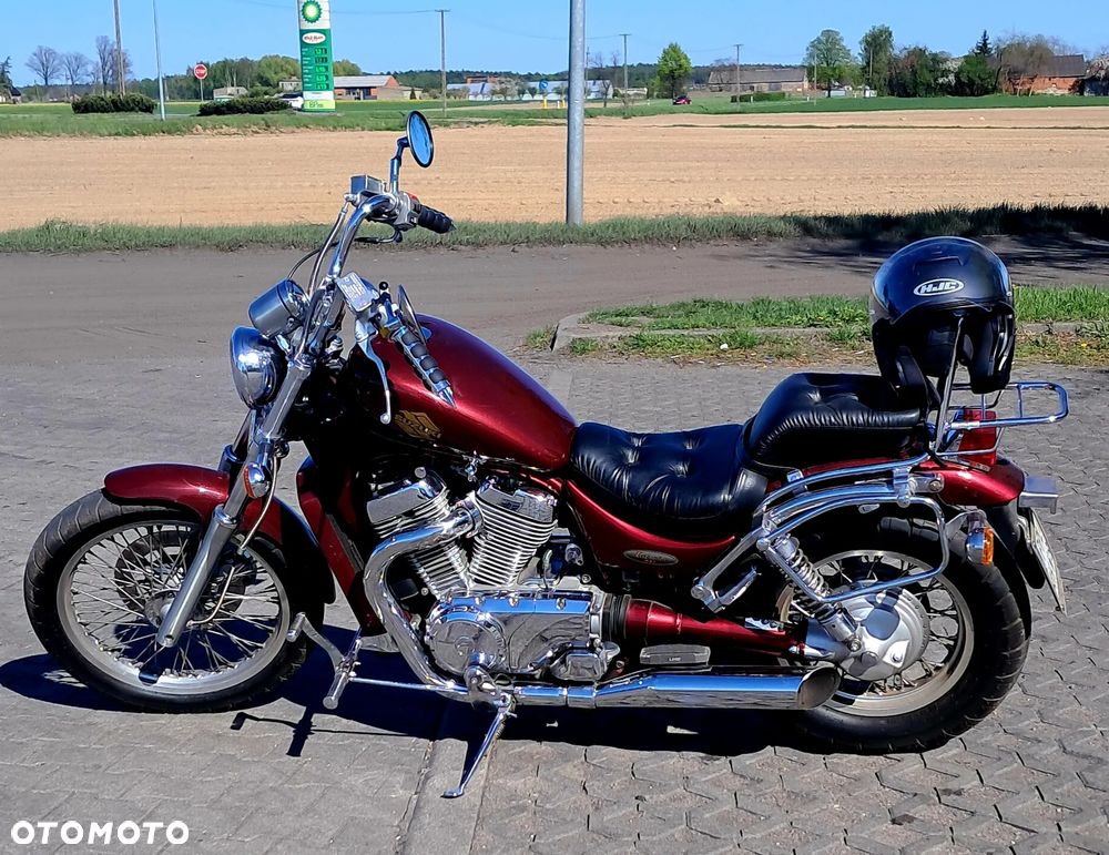 Suzuki Intruder - 1