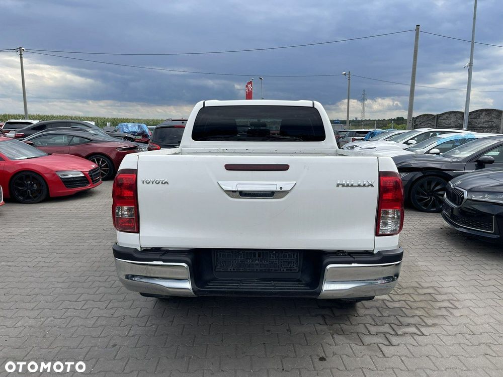 Toyota Hilux 2.4 D-4D Double Cab DL 4x4 - 5