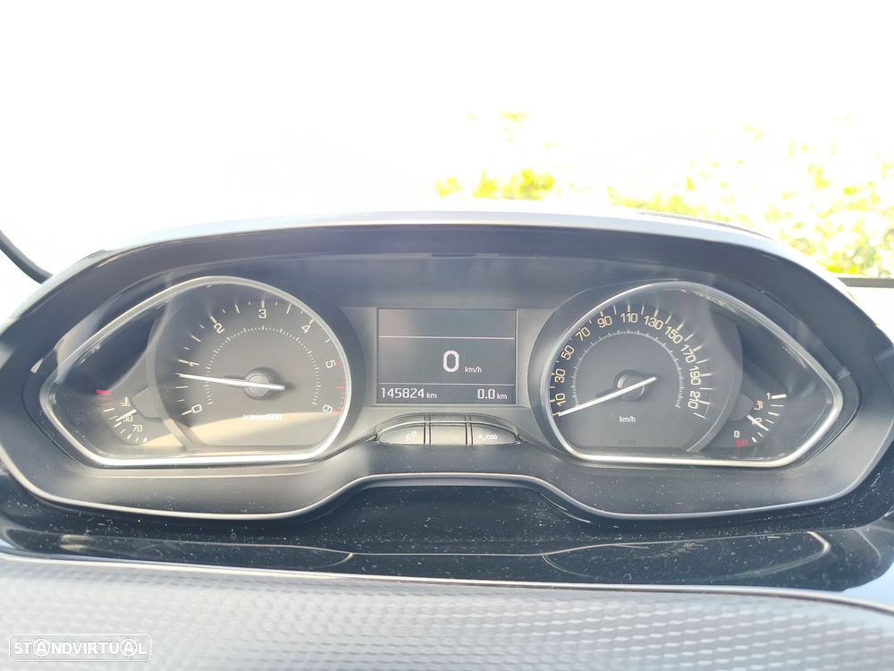 Peugeot 2008 1.6 BlueHDi Style - 12