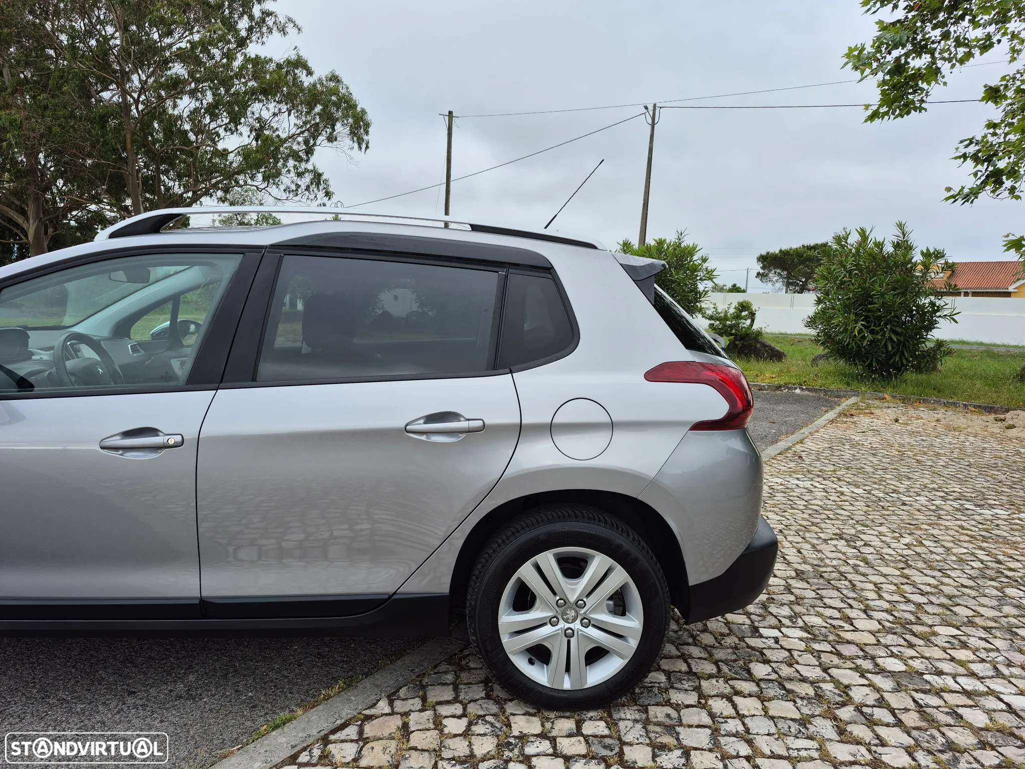 Peugeot 2008 1.2 PureTech Style - 4