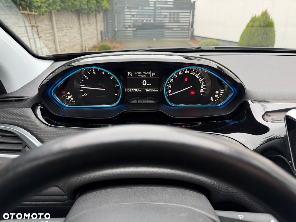 Peugeot 2008 PureTech 110 GPF Stop&Start EAT6 Allure - 17