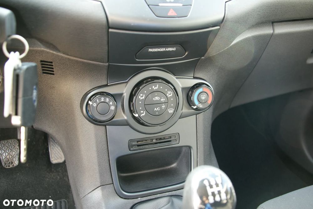 Ford Fiesta - 15