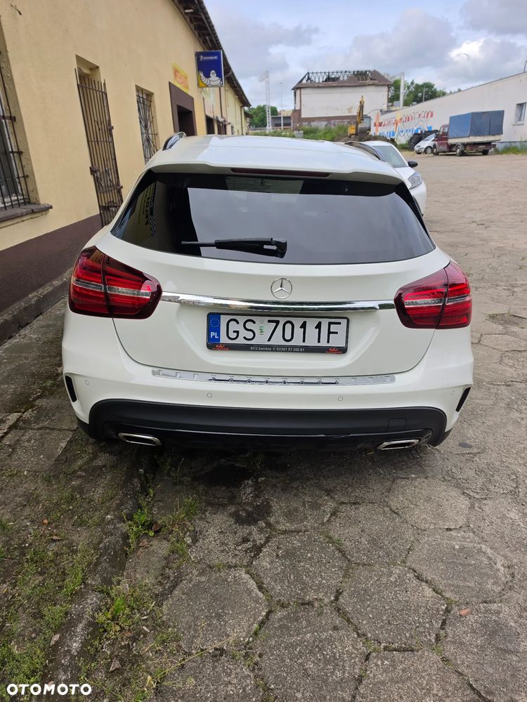 Mercedes-Benz GLA 200 7G-DCT Edition 1 - 2