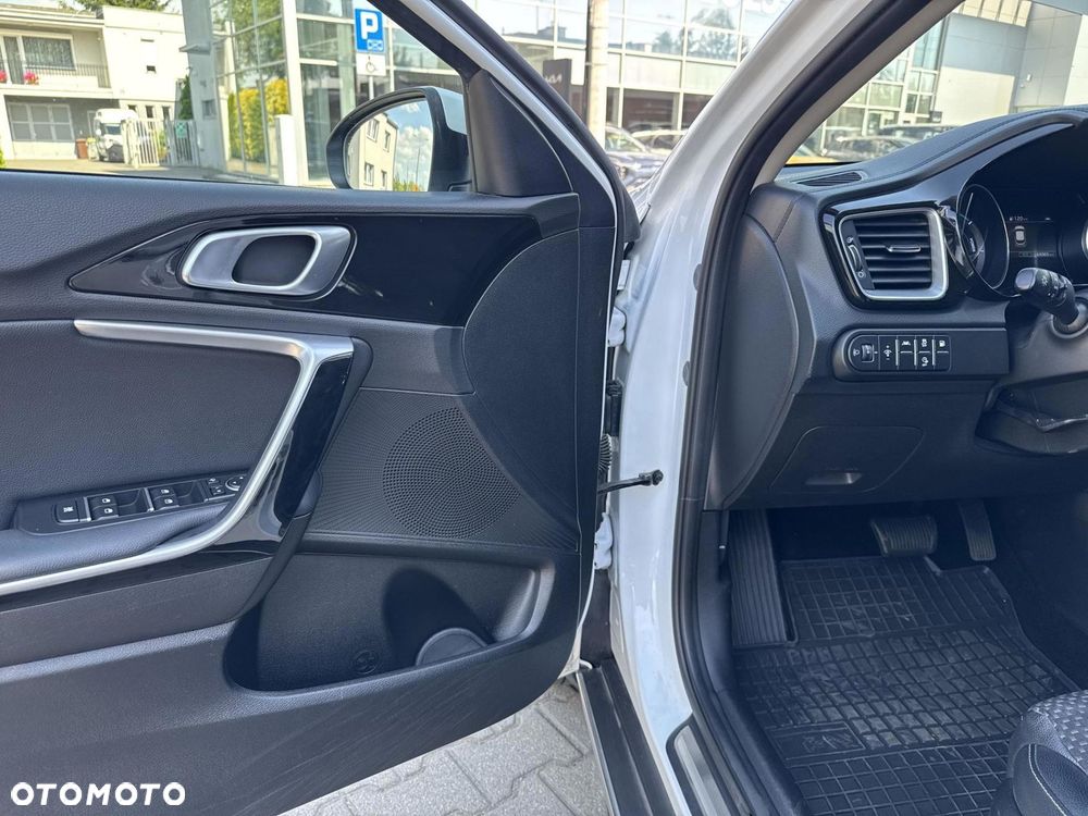 Kia XCeed 1.6 GDI PHEV L DCT - 11
