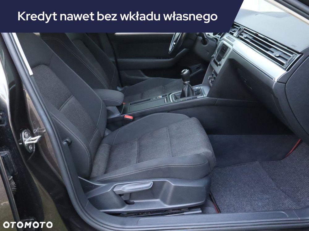 Volkswagen Passat - 11