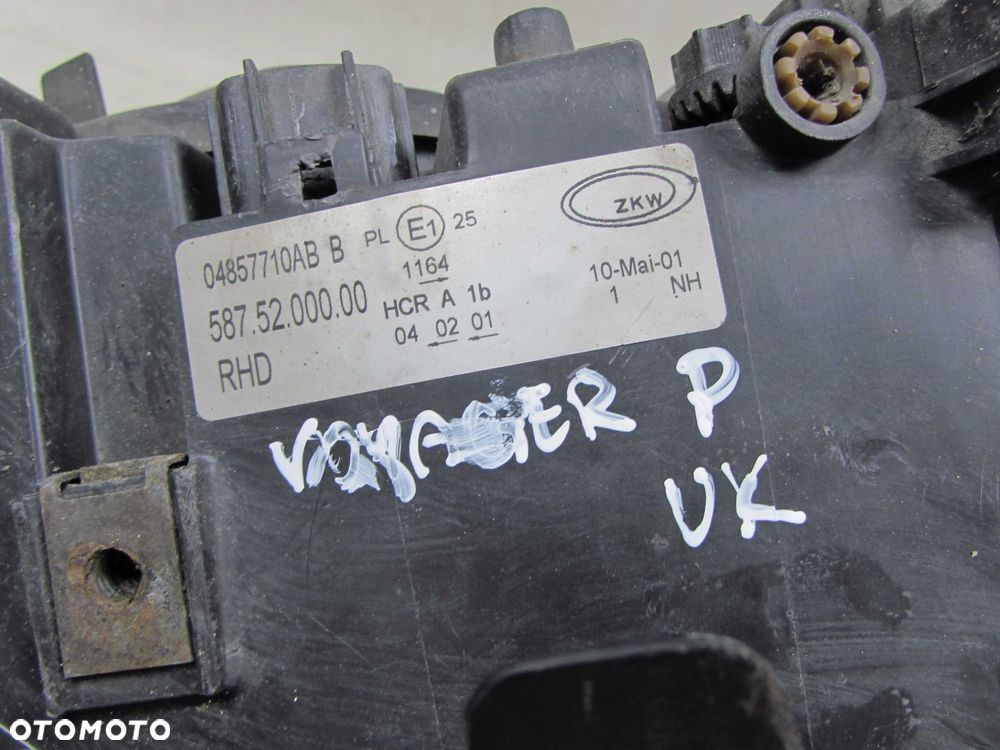 CHRYSLER GRAND VOYAGER IV 00-07 LAMPA REFLEKTOR PRZOD PRAWA UK - 9