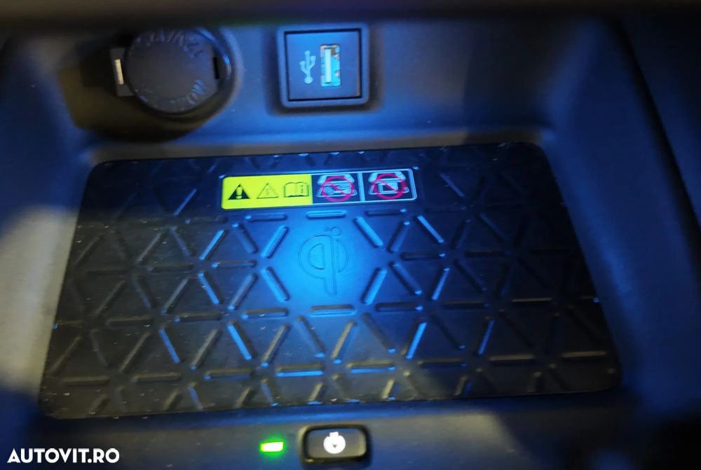 Toyota RAV4 2.5 Hybrid VVT-iE 4x4 Luxury - 28