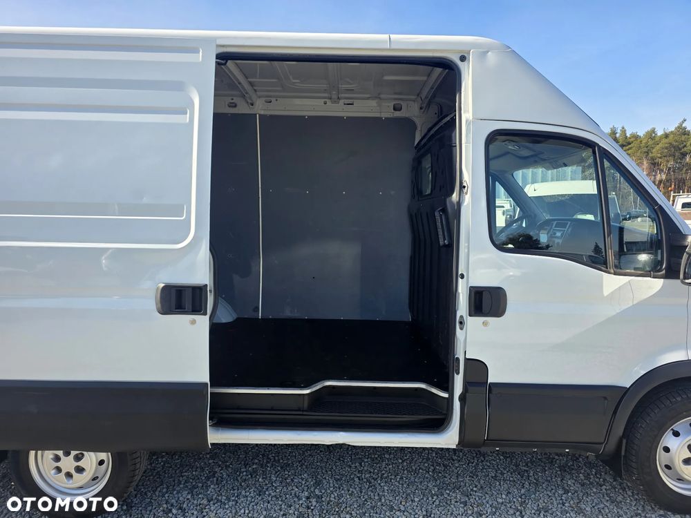 Iveco IVECO 35S13 2.3 HPI ŚREDNI WYSOKI KLIMA WEBASTO 193 T/KM PRZEBIEGU GWARANCJA - 30