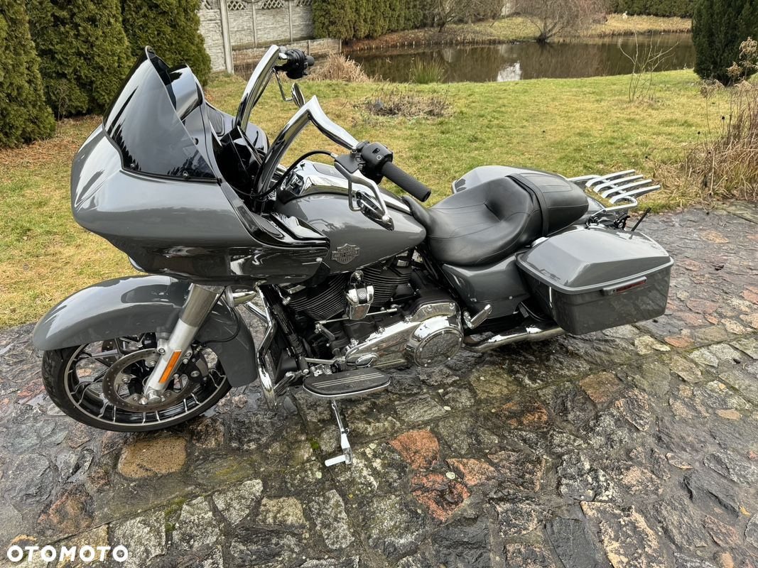 Harley-Davidson Touring Road Glide - 23