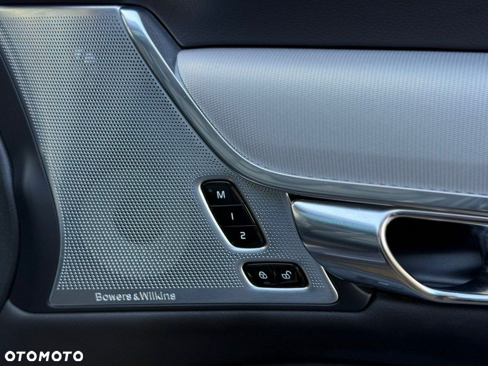 Volvo V90 T8 AWD Plug-In Hybrid R-Design - 21