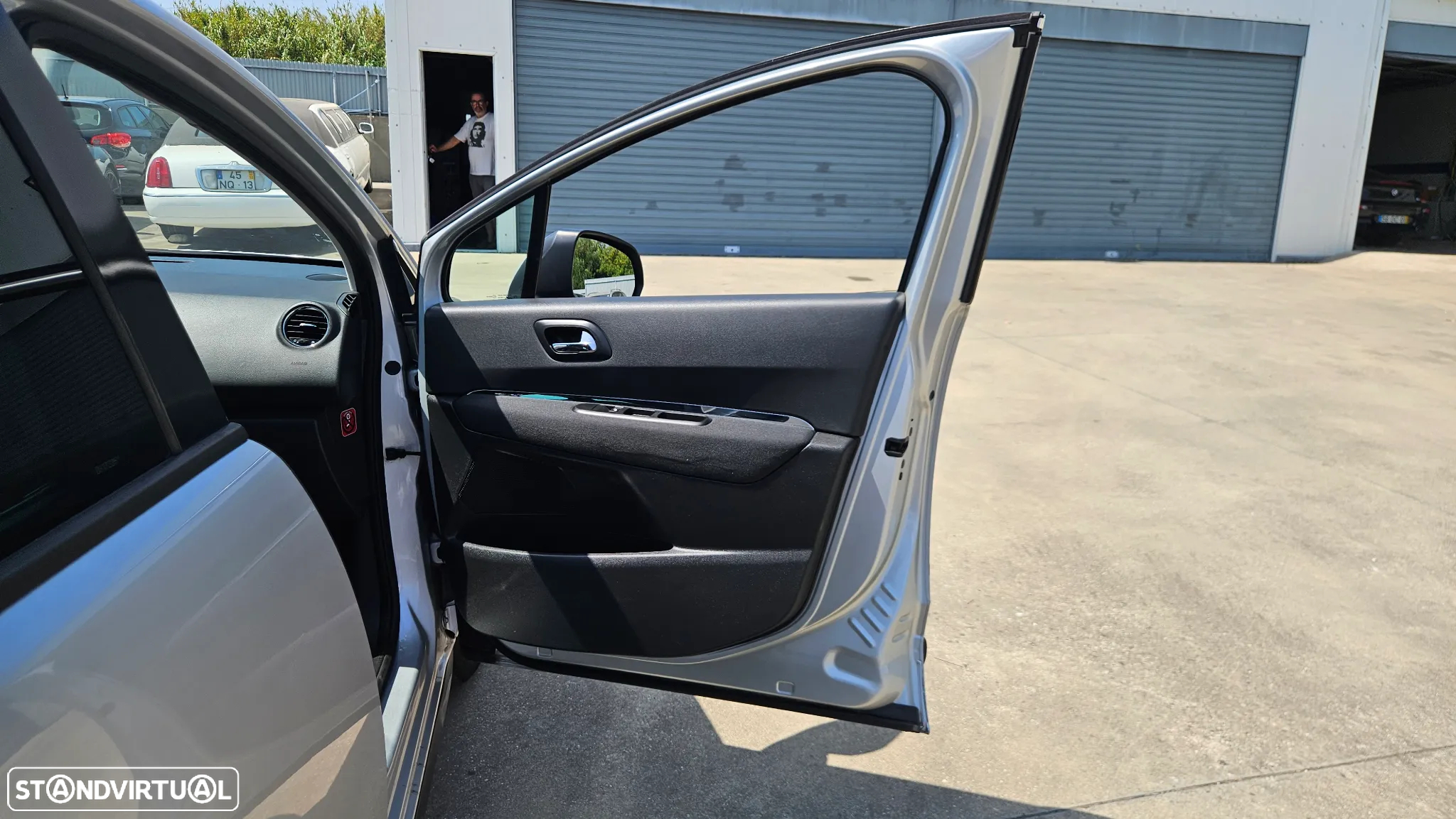 Peugeot 3008 1.6 HDi Executive CMP6 - 30